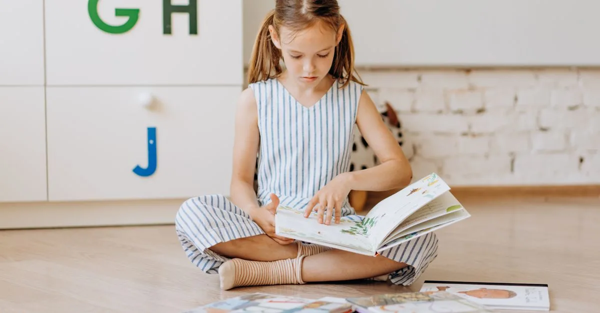 découvrez l'importance de l'alphabétisation précoce pour le développement des compétences en lecture et écriture chez les jeunes enfants.
