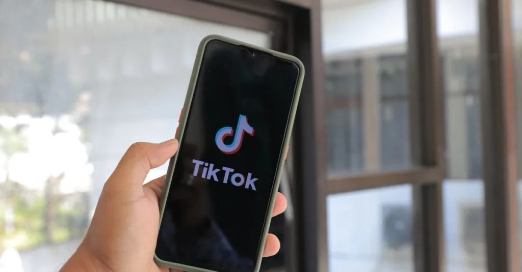 découvrez comment monétiser votre présence sur tiktok grâce à des stratégies efficaces, des conseils pratiques et les dernières fonctionnalités de la plateforme pour maximiser vos revenus.